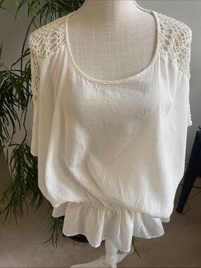 Women's Cream Crochet Shoulder Peplum Blouse